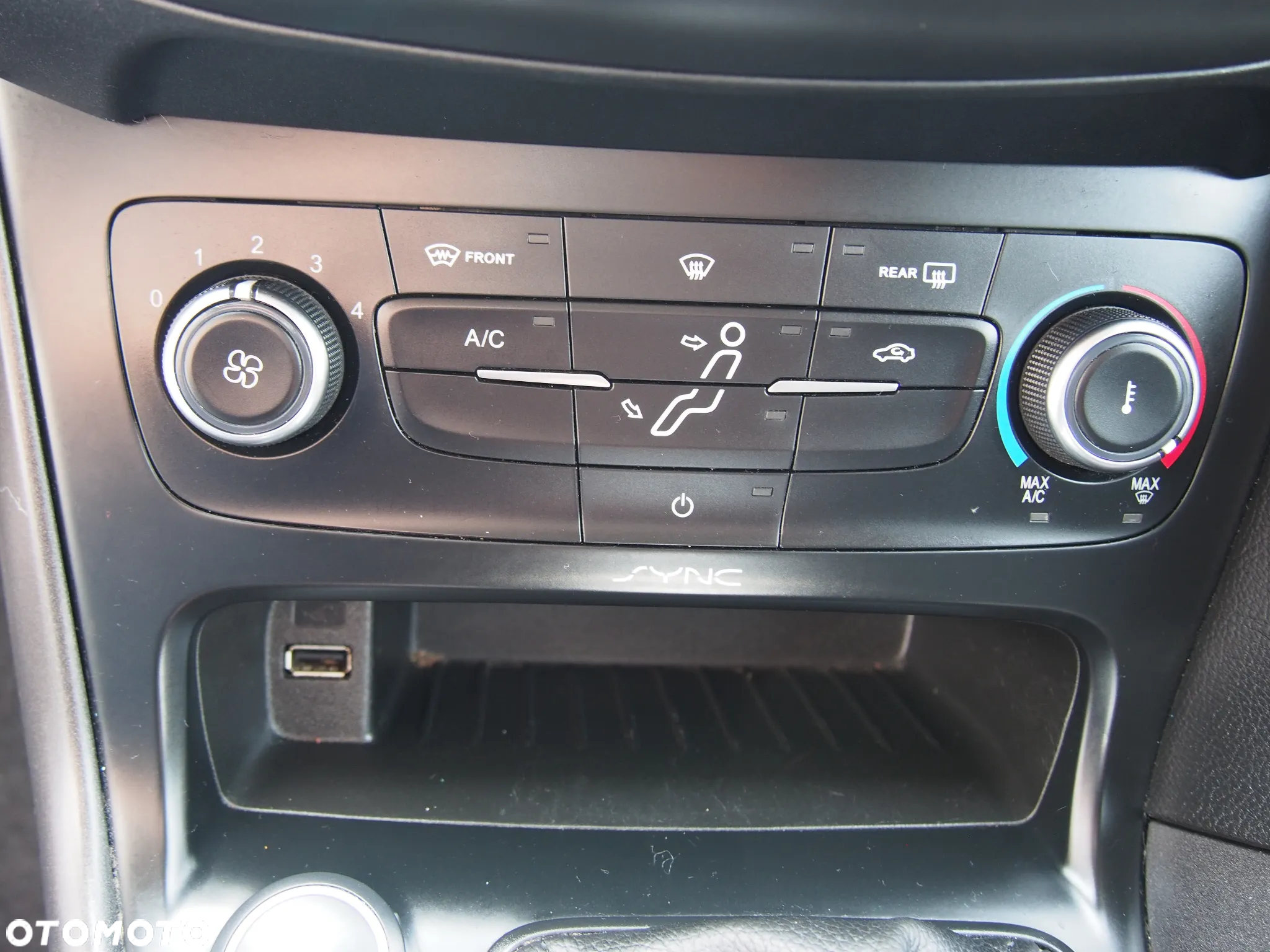 Ford Focus 1.6 TDCi DPF Start-Stopp-System SYNC Edition - 16