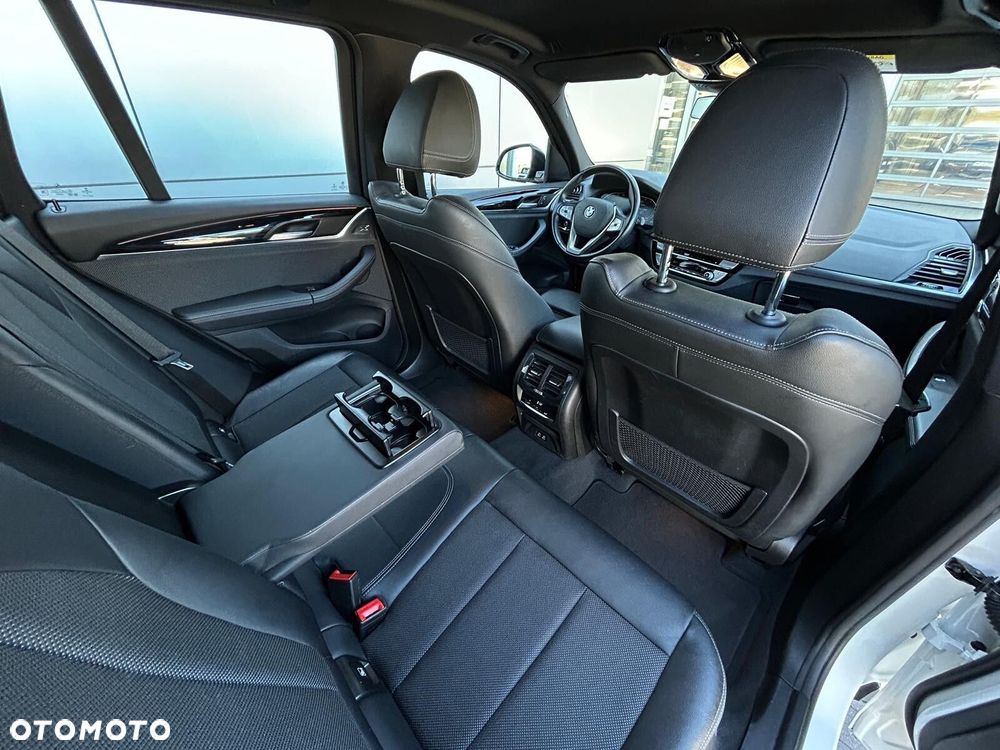 BMW X3 xDrive20i GPF xLine - 9