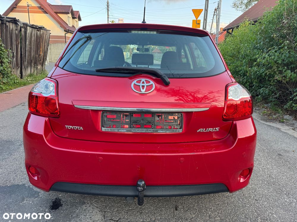 Toyota Auris 2011 photo 5
