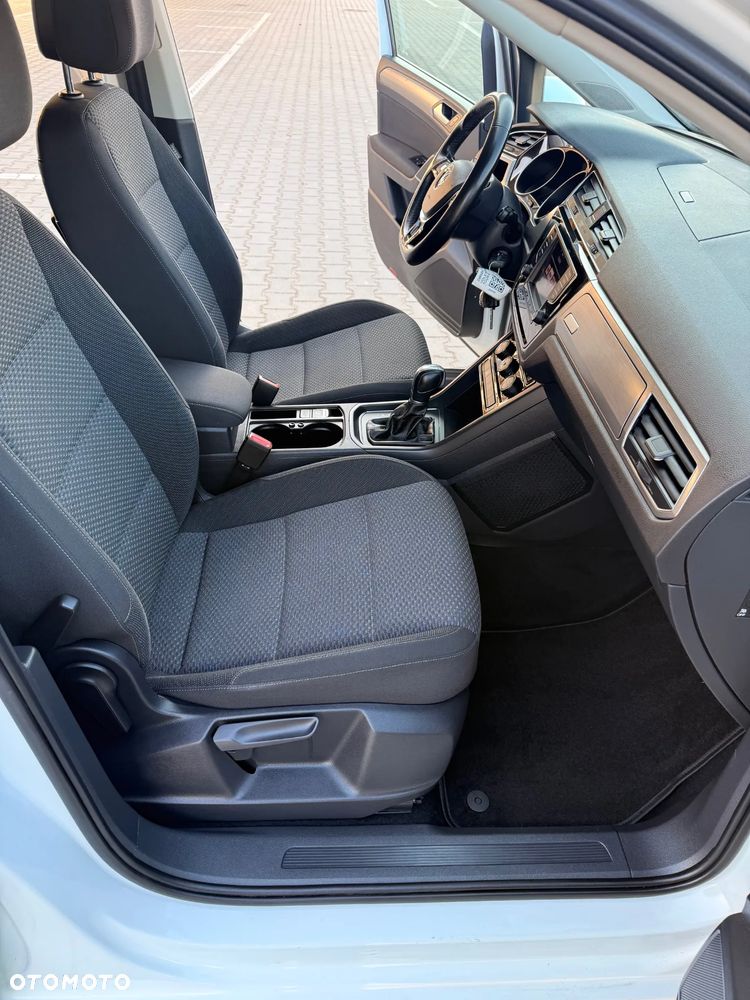 Volkswagen Touran 1.6 TDI SCR (BlueMotion Technology) DSG Trendline - 12