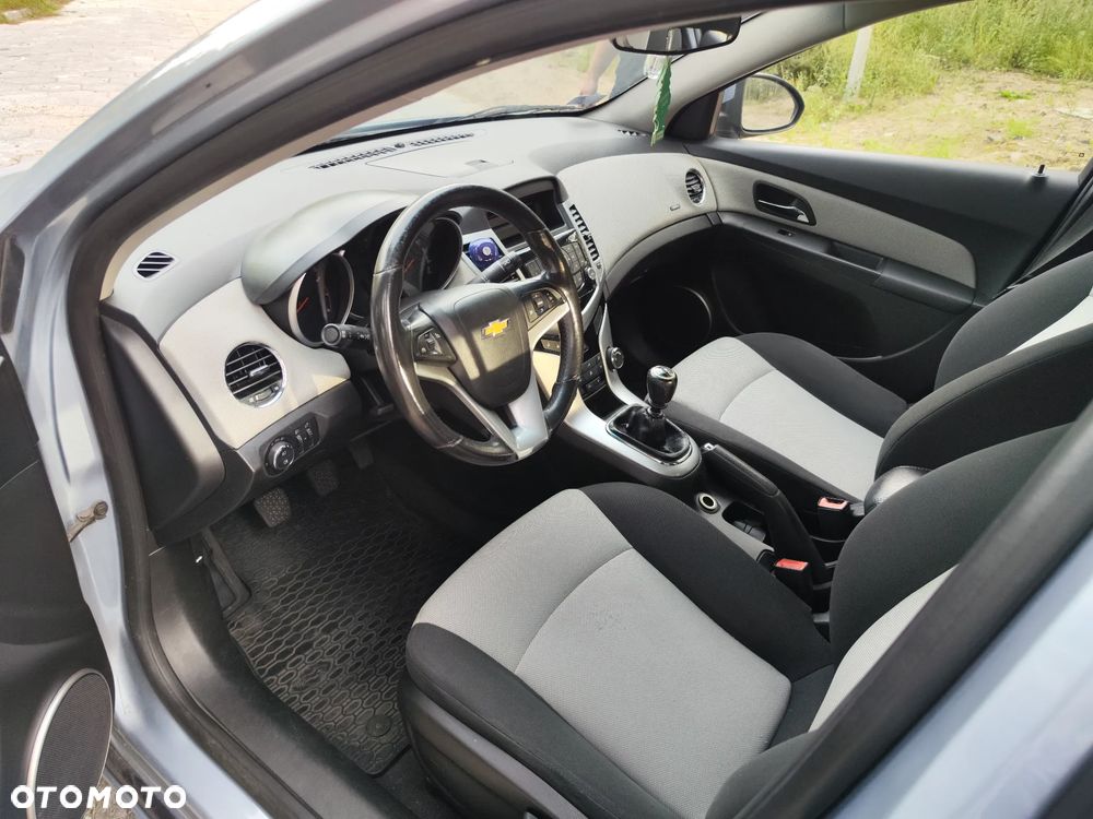 Chevrolet Cruze 1.6 LS - 5