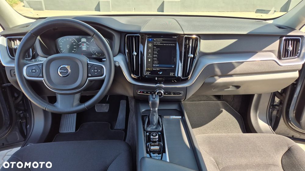 Volvo XC 60 D4 Momentum Pro - 21