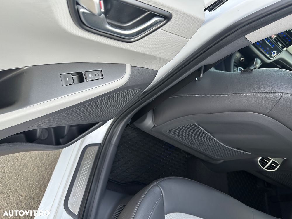 Hyundai IONIQ Plug-in-Hybrid 1.6 GDI Premium - 19