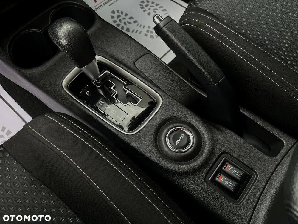 Mitsubishi Outlander 2.0 Instyle SDA 4WD CVT - 32