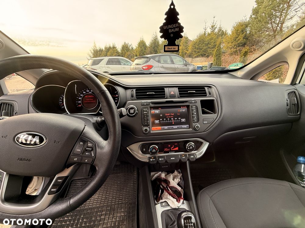 Kia Rio - 8