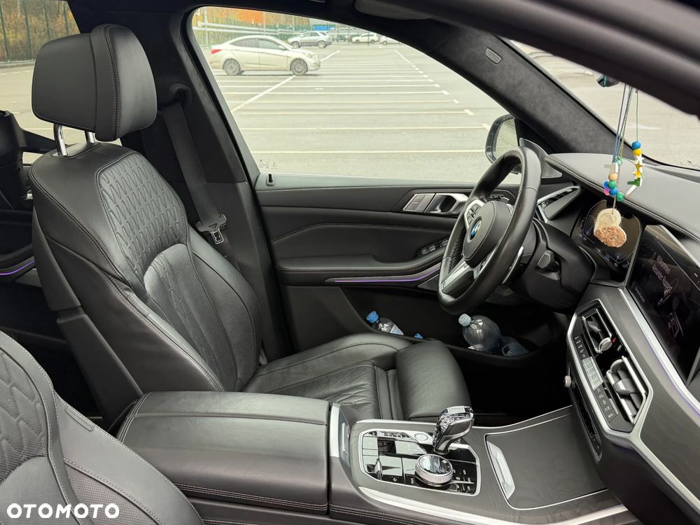 BMW X7 M50i sport - 13