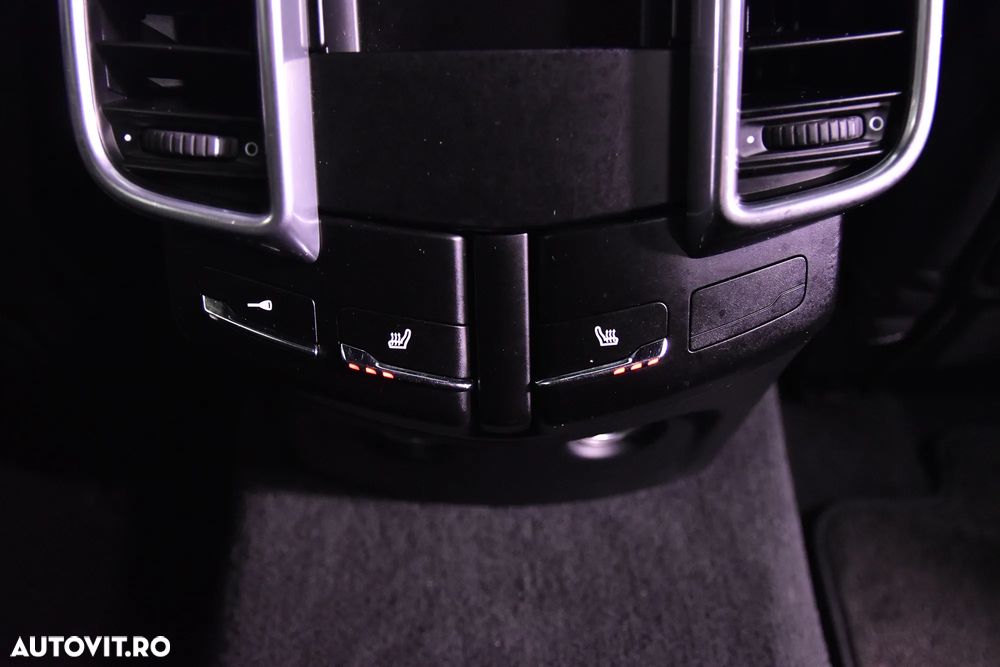 Porsche Cayenne - 22