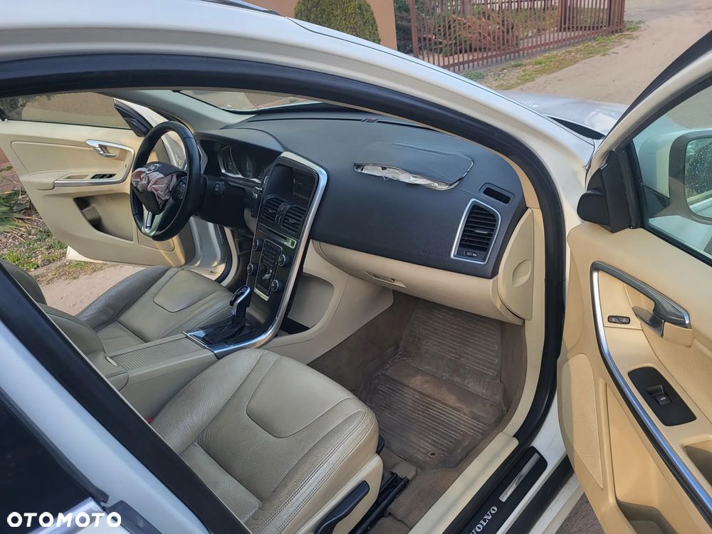 Volvo XC 60 2.4D AWD - 16