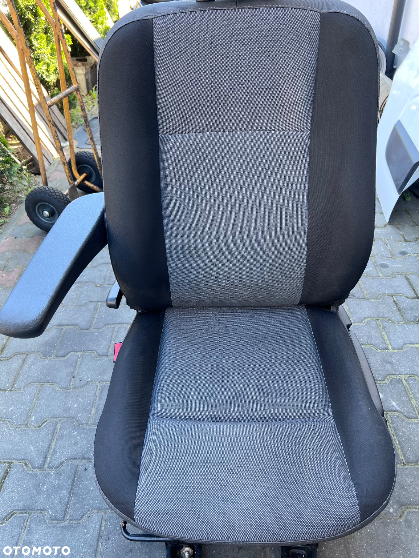 Fotel kierowcy Renault Master III 19r - 2