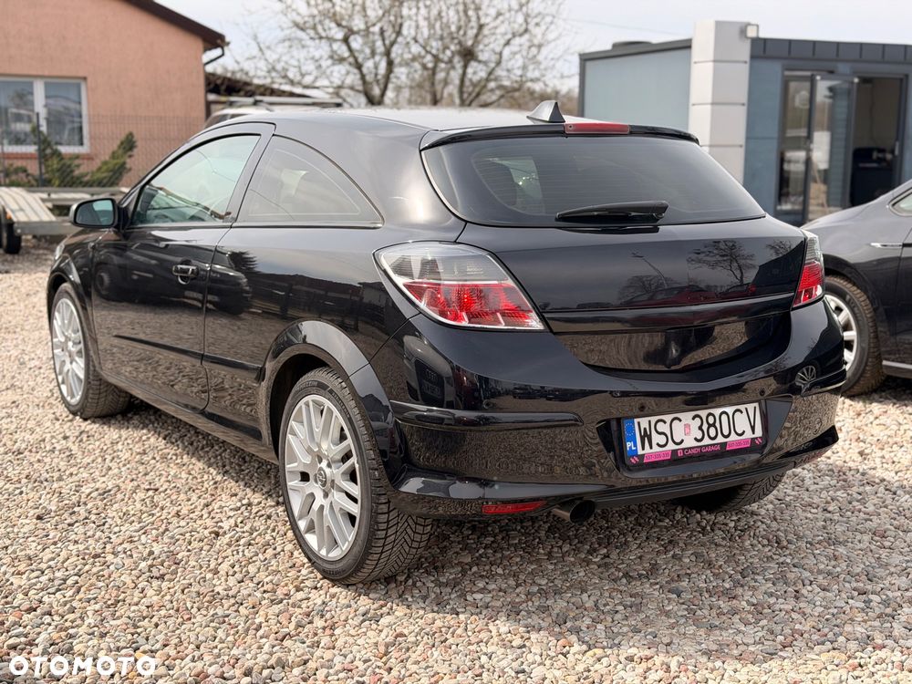Opel Astra 2.0 T Cosmo - 4