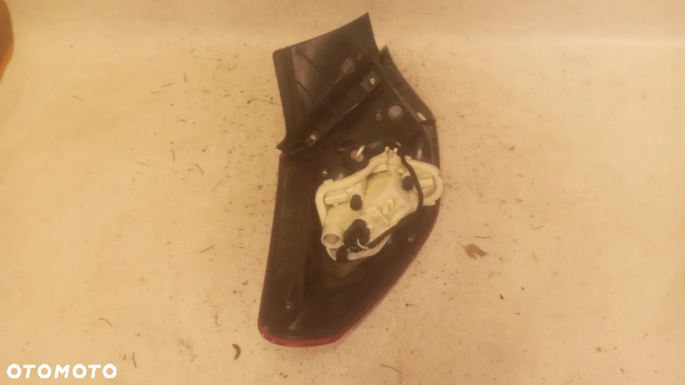 * LAMPA TYLNA PRAWA TYŁ PRAWO OPEL ASTRA J HB - 4