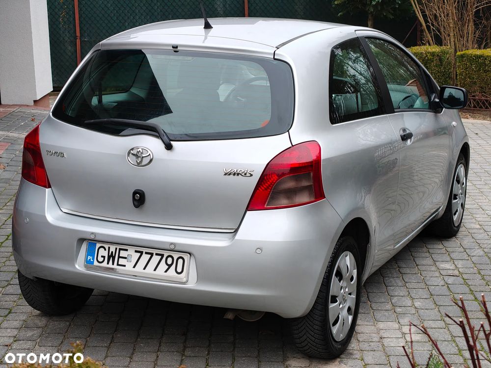 Toyota Yaris 1.3 Luna A/C - 2