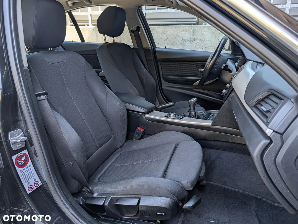BMW Seria 3 320d Efficient Dynamics EU6 - 15