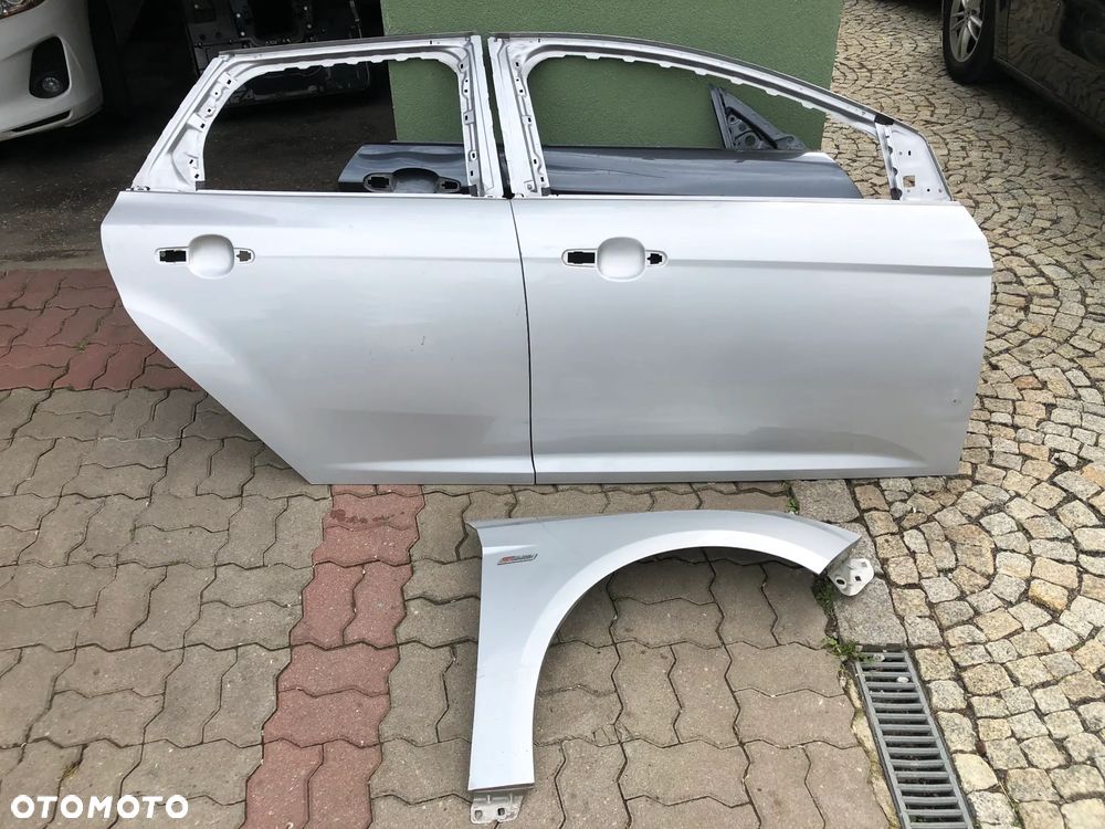 FORD FOCUS MK3 DRZWI BLOTNIK PRZEDNIE PRAWE TYLNIE TYL - 1