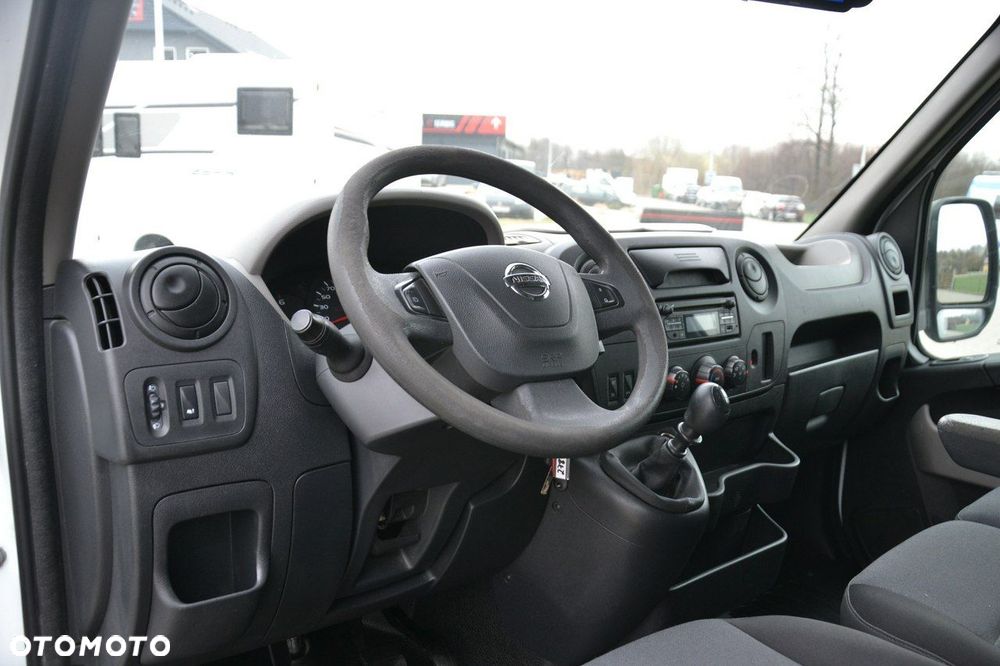 Nissan NV 400 - 12