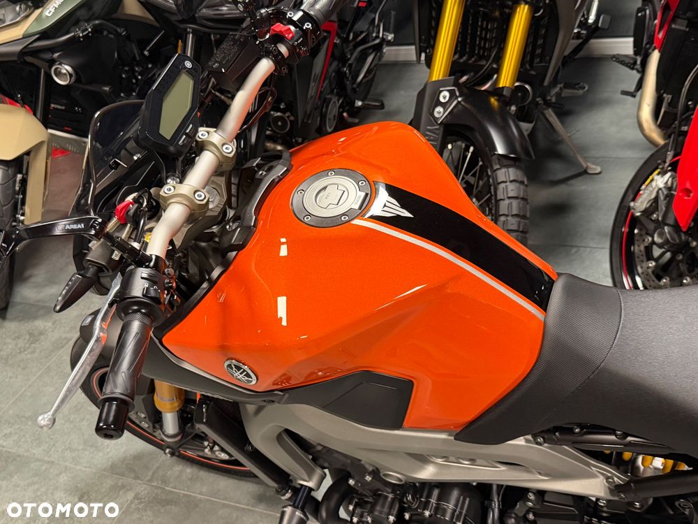 Yamaha MT - 33
