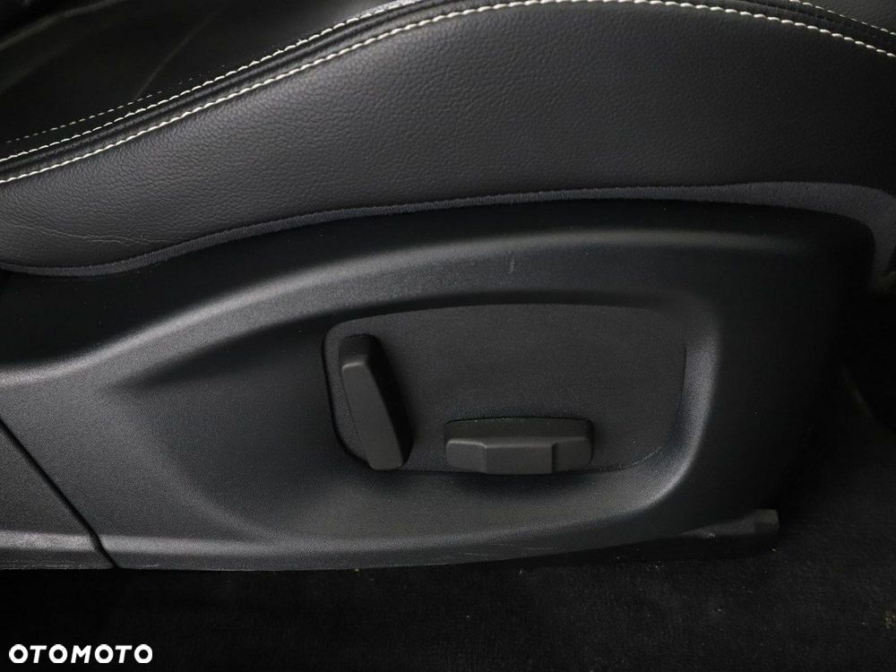 Jaguar E-Pace P200 AWD R-Dynamic S - 40