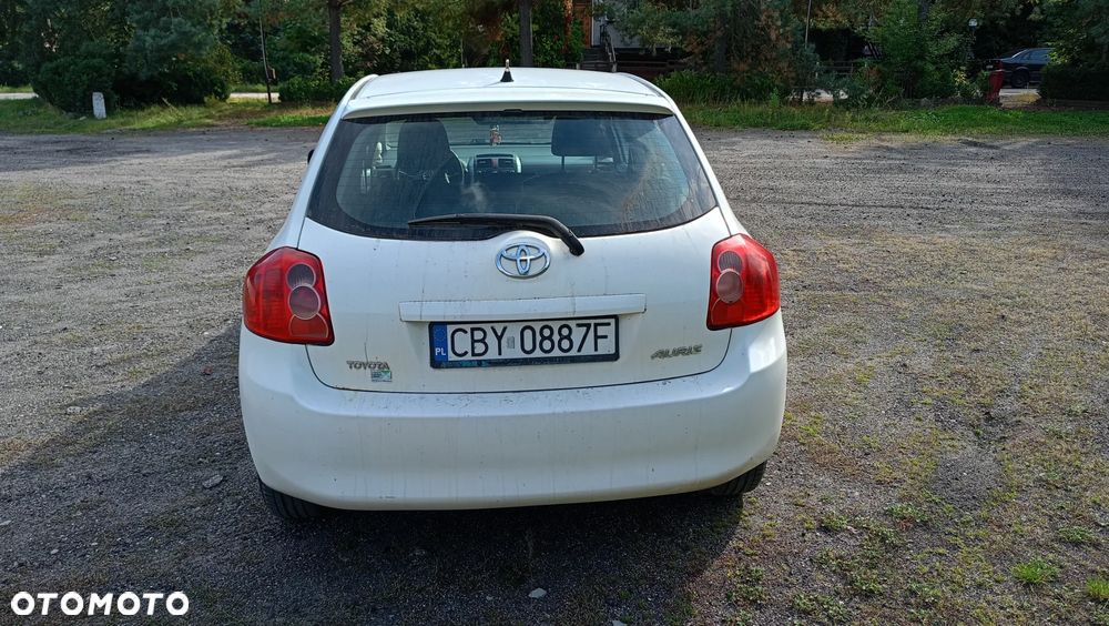 Toyota Auris 2009 photo 4