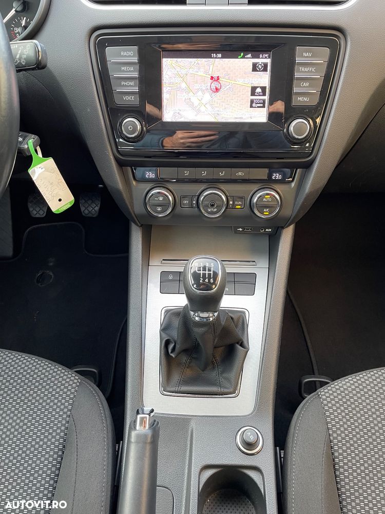 Skoda Octavia Combi 1.2 TSI Ambition - 8