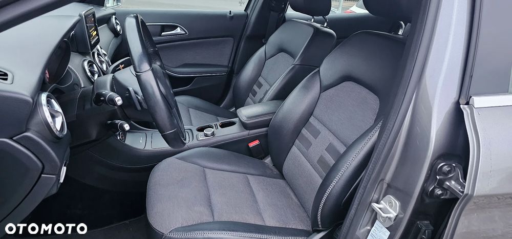 Mercedes-Benz GLA 200 7G-DCT Style - 16