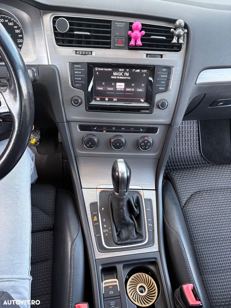 Volkswagen Golf 1.6 TDI DPF DSG BlueMotion Technology Trendline - 10