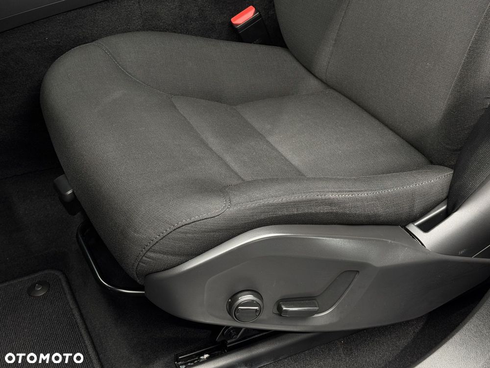 Volvo XC 60 B4 B Momentum Pro - 14