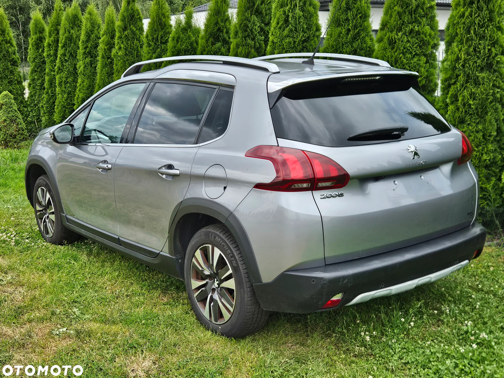 Peugeot 2008 1.2 PureTech Allure S&S - 4