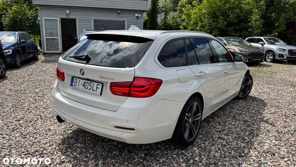 BMW Seria 3 320d Sport Line - 16