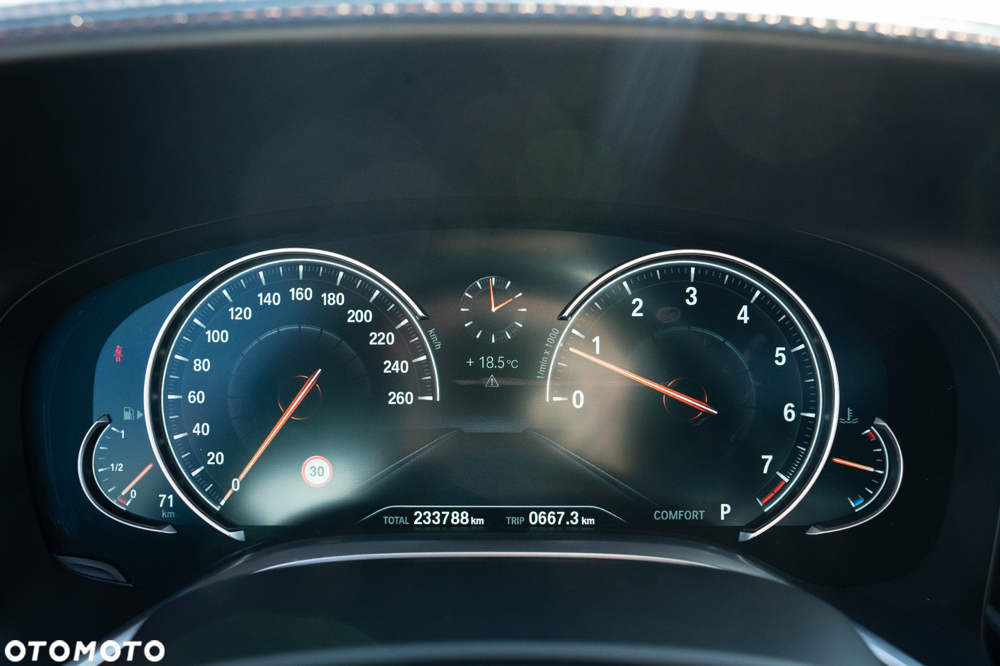 BMW Seria 7 750Li xDrive - 11
