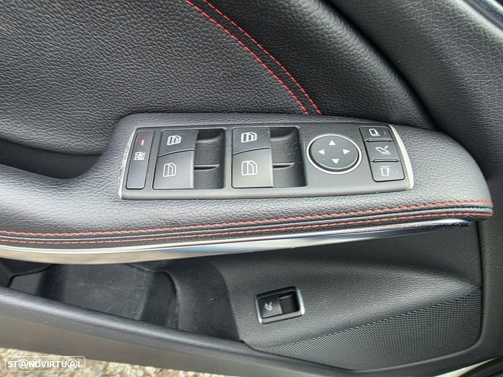 Mercedes-Benz CLA 45 AMG 4Matic 7G-DCT - 36