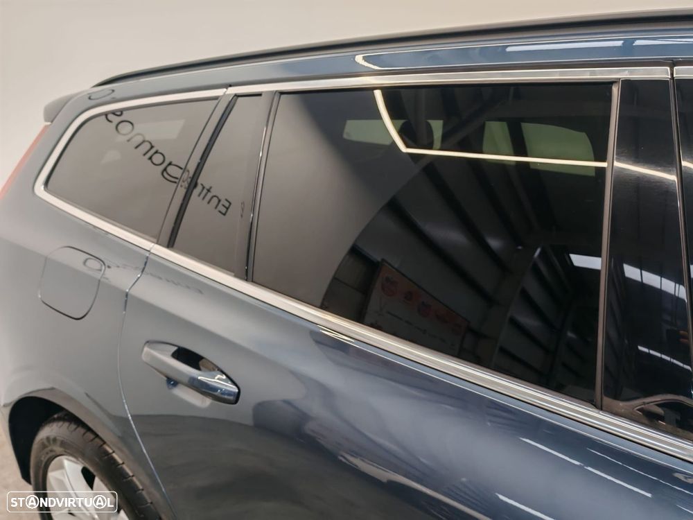 Volvo V60 2.0 B4 Momentum Geartronic - 13