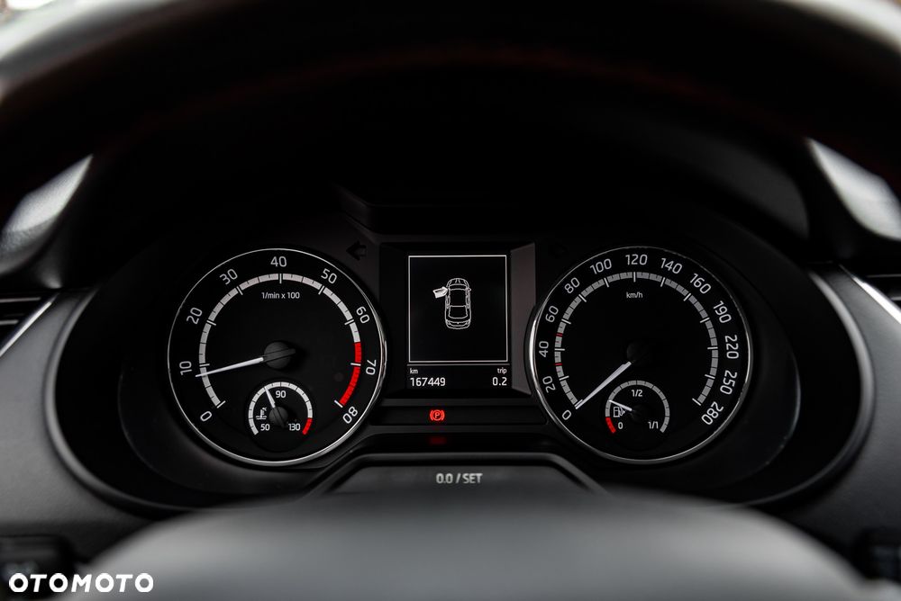 Skoda Octavia 2.0 TSI RS - 29