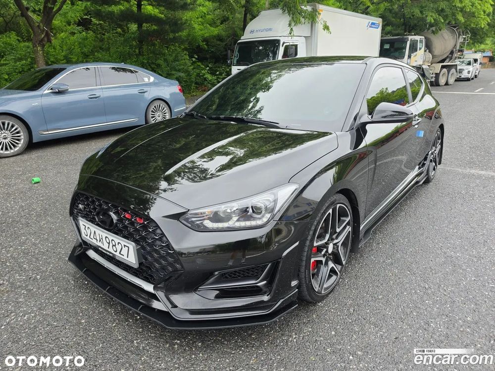 Hyundai Veloster - 1