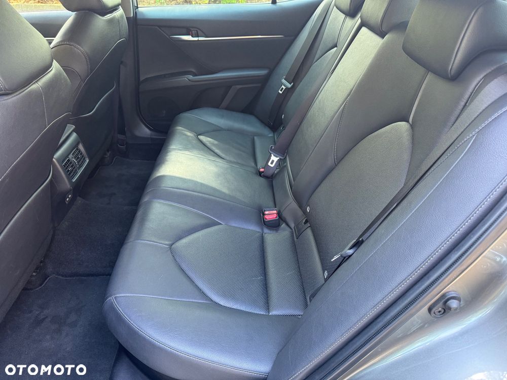 Toyota Camry 2.5 Hybrid Executive CVT - 12