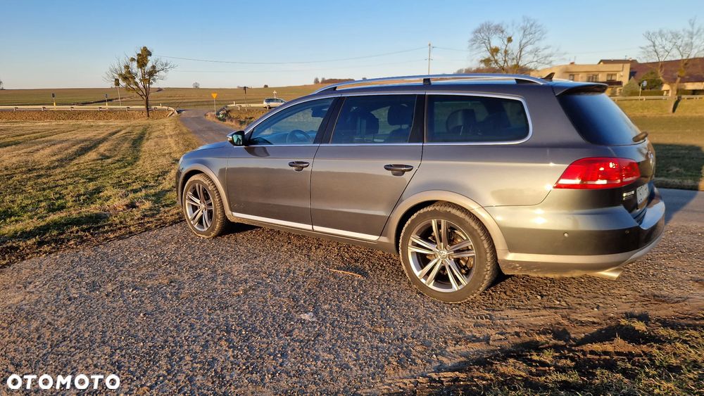 Volkswagen Passat 2.0 TDI 4Motion DSG BlueMotion Tech Highline - 4