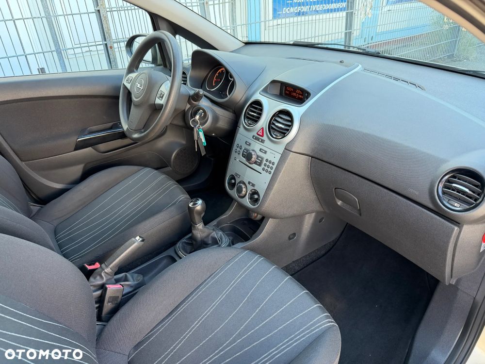 Opel Corsa 1.2 16V Innovation - 24