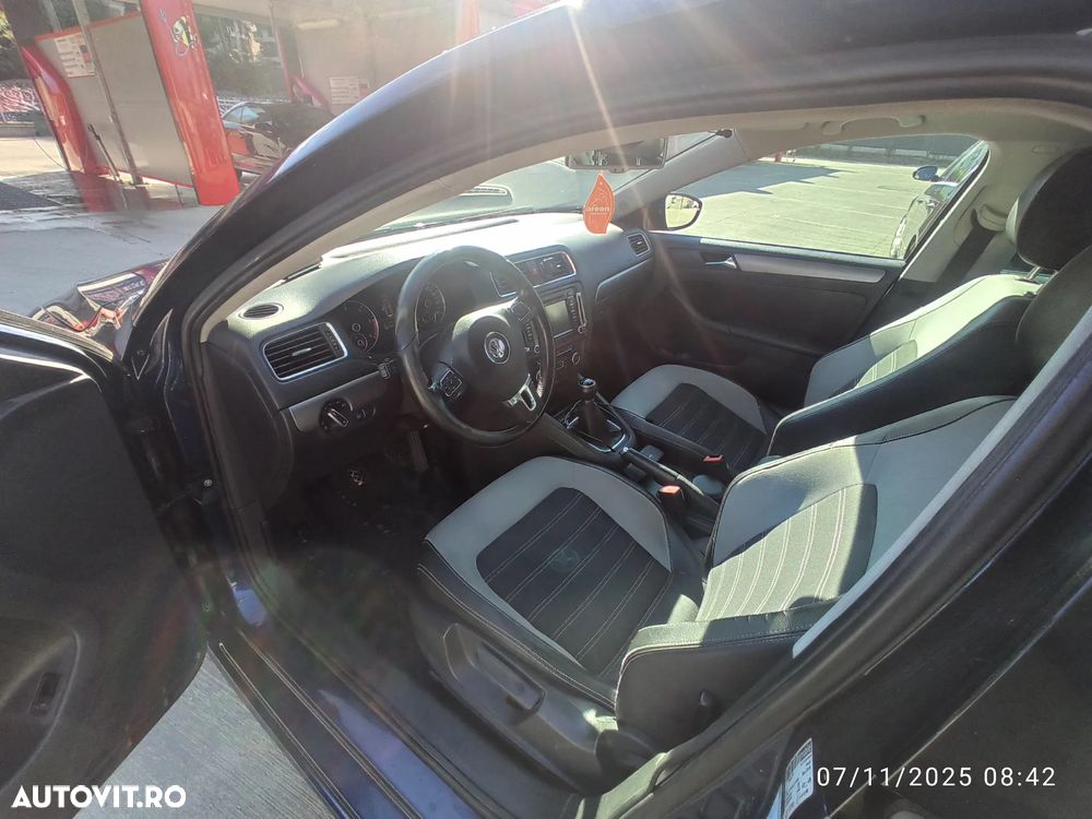 Volkswagen Jetta 1.6 TDI DPF Comfortline - 5