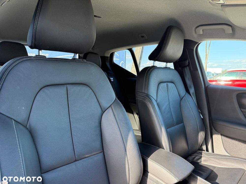 Volvo XC 40 T4 Plug-In Hybrid Plus Dark - 18