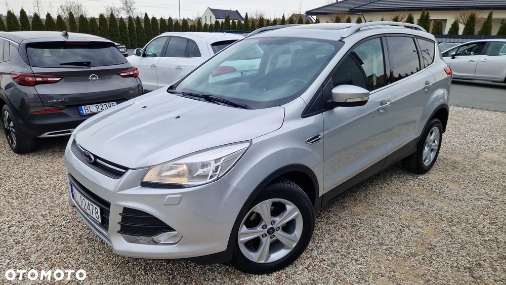 Ford Kuga 1.6 EcoBoost 2x4 Titanium - 4