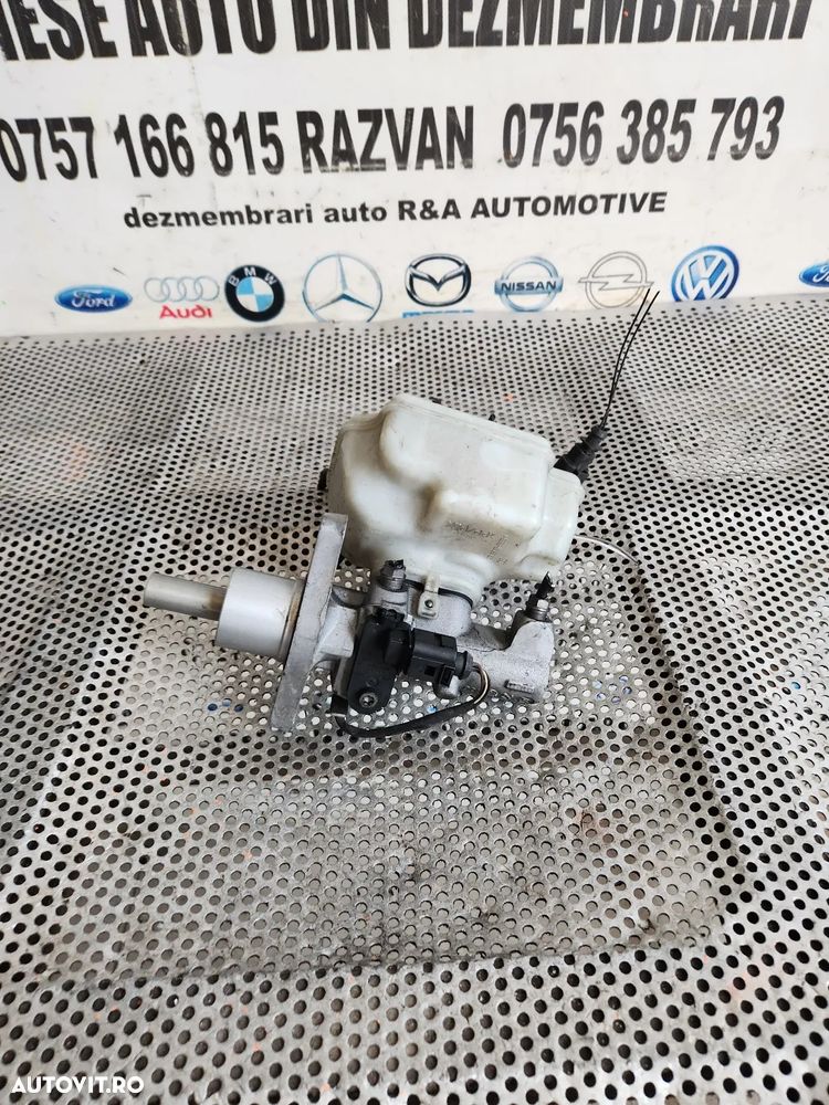 Pompa Frana Servofrana Vw Golf 6 Golf 6 Plus Volan Stanga Europa - Dezmembrari Arad - 4