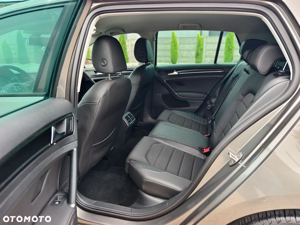 Volkswagen Golf 2.0 BlueTDI DSG Highline - 10