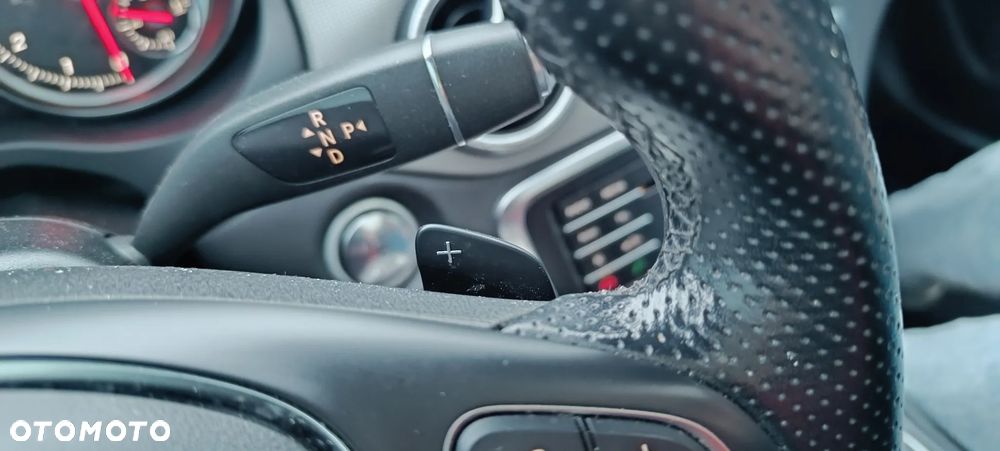 Mercedes-Benz CLA 250 4Matic 7G-DCT - 20