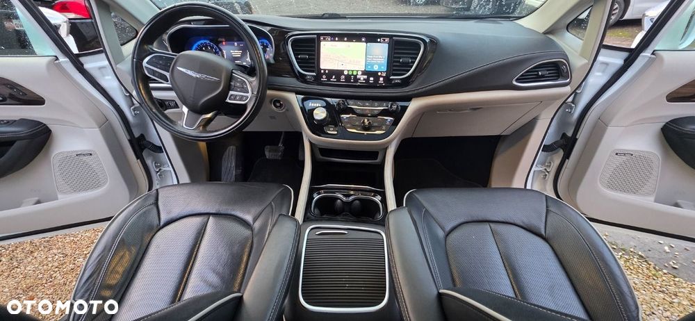 Chrysler Pacifica - 39