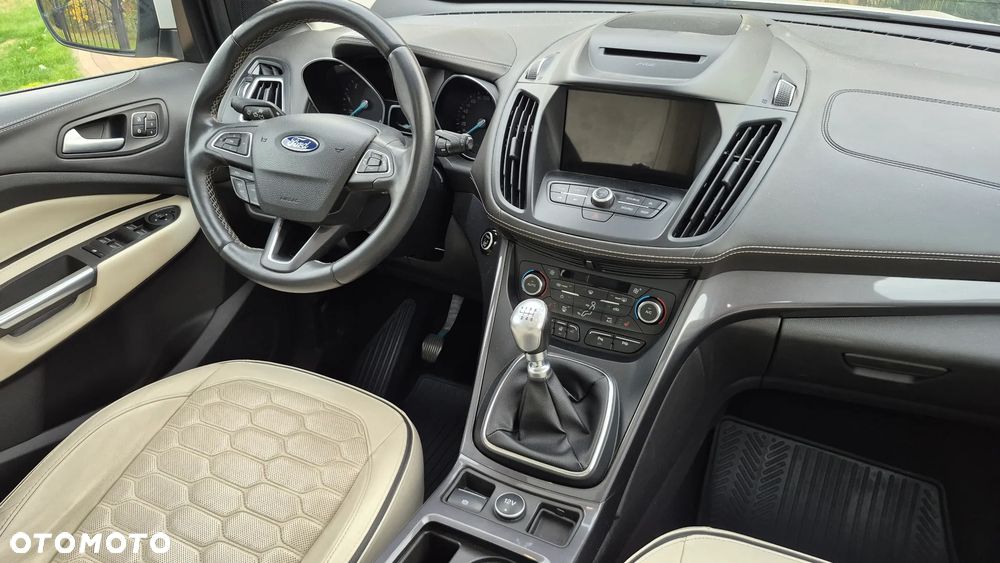Ford Kuga 2.0 TDCi 2x4 Vignale - 31