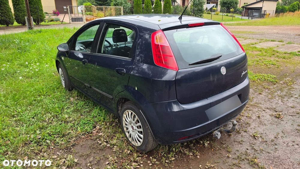 Fiat Grande Punto Actual 1.4 8V Estiva Blue&Me - 4