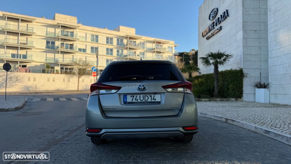 Toyota Auris Touring Sports 1.8 HSD Comfort +P.Techno+P.Sport - 7
