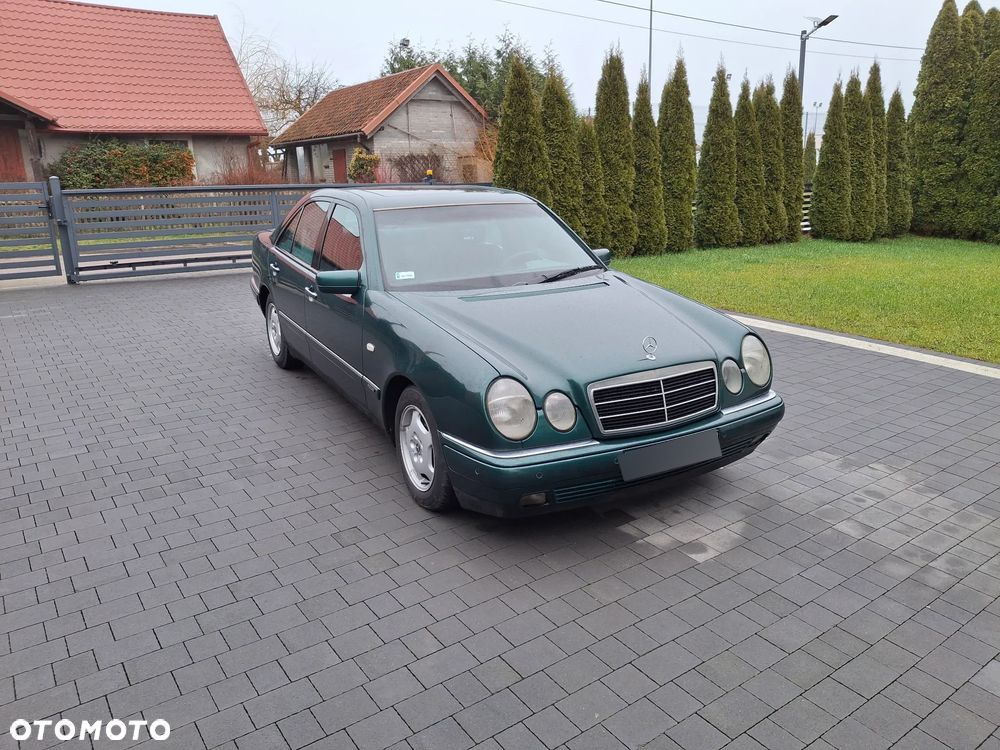 Mercedes-Benz Klasa E - 1