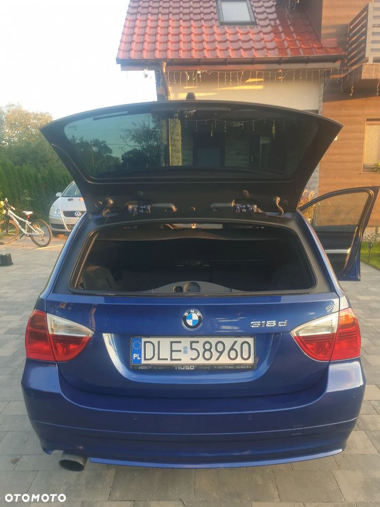 BMW Seria 3 318d - 23