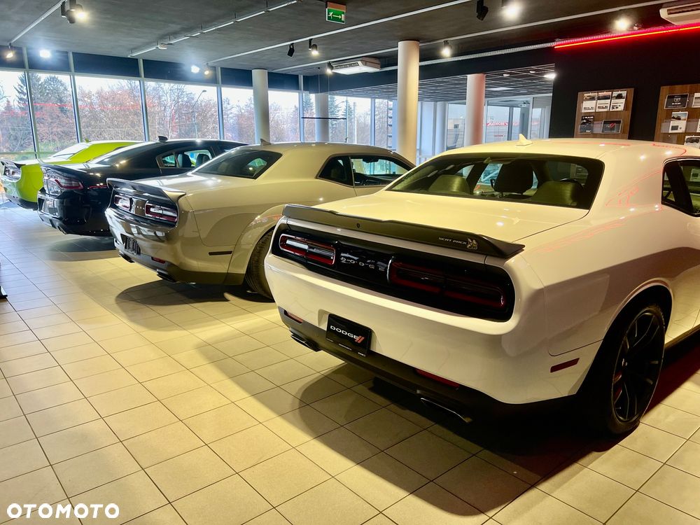 Dodge Challenger 6.4 Scat Pack - 17