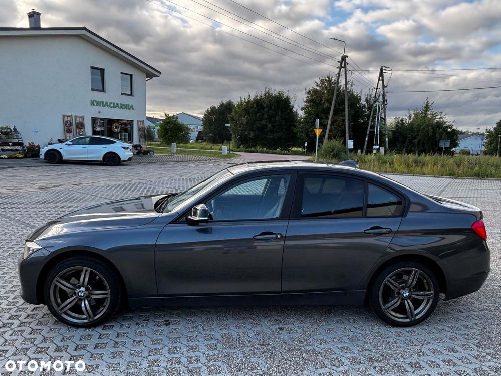 BMW Seria 3 328i xDrive - 2